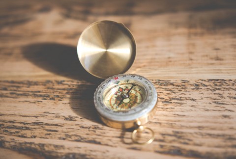 compass-unsplash-850x575